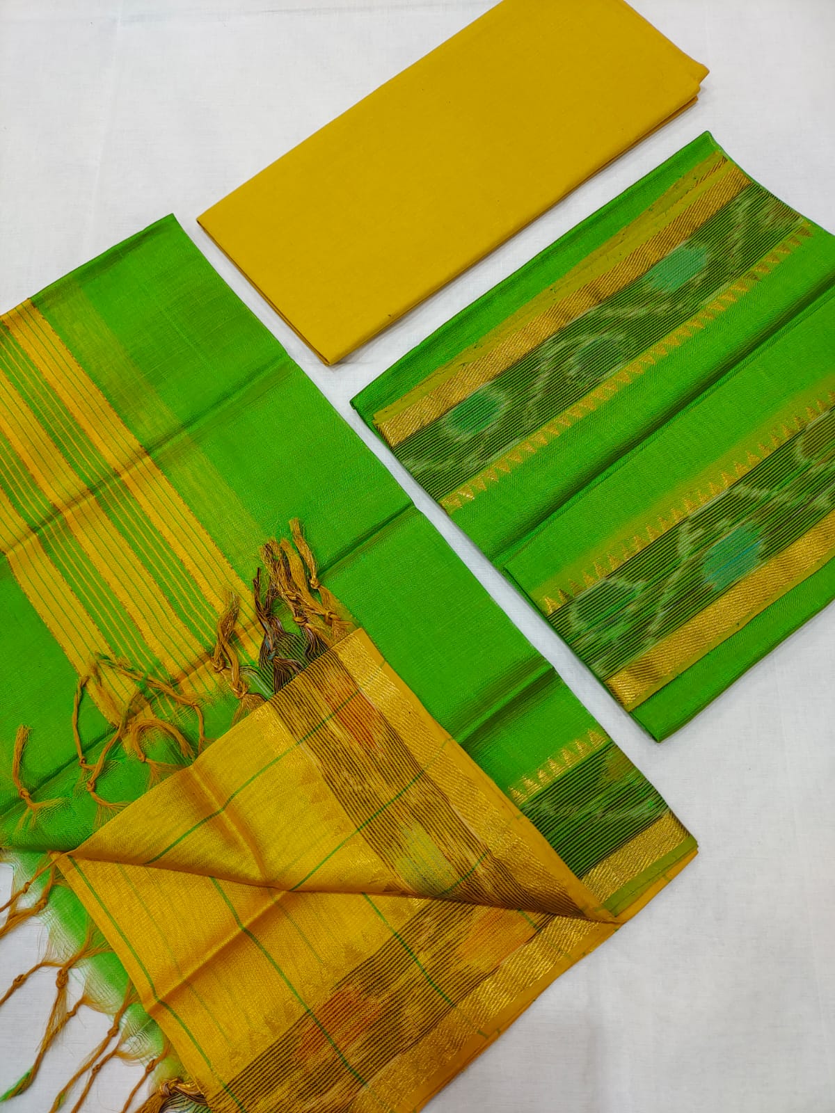 Mangalagiri pattu pochampalli border dress material set