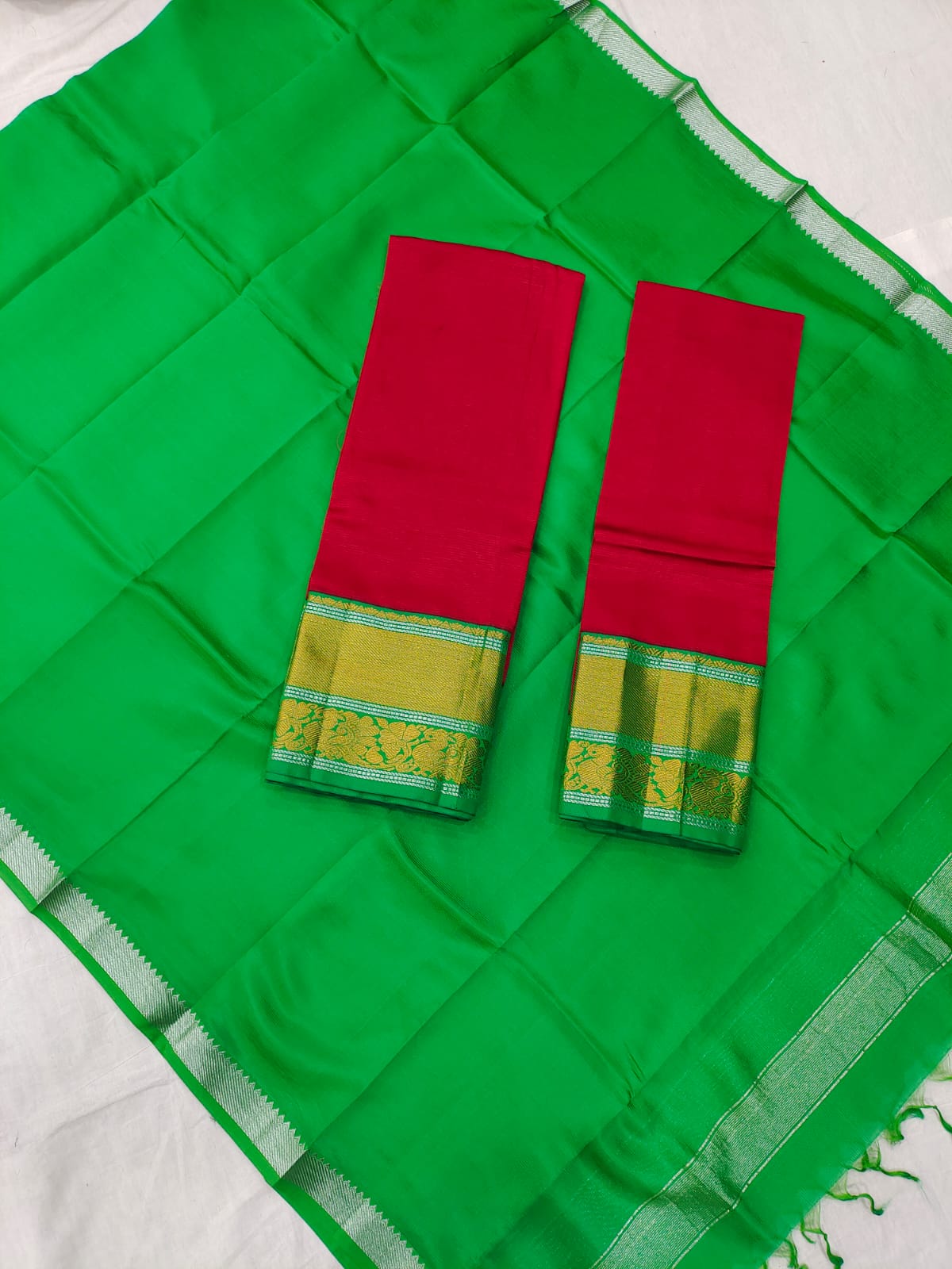 Mangalgiri exclusive pattu kanchi border plain lehenga sets