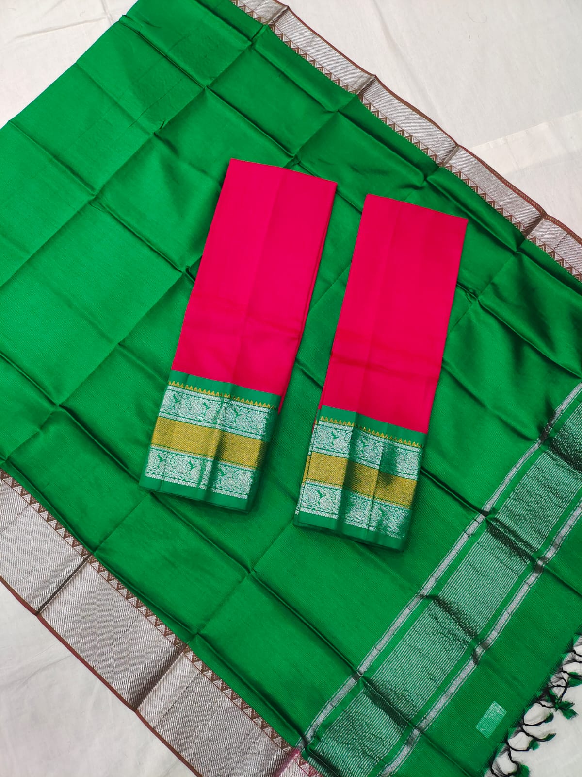Mangalgiri exclusive pattu kanchi border plain lehenga sets