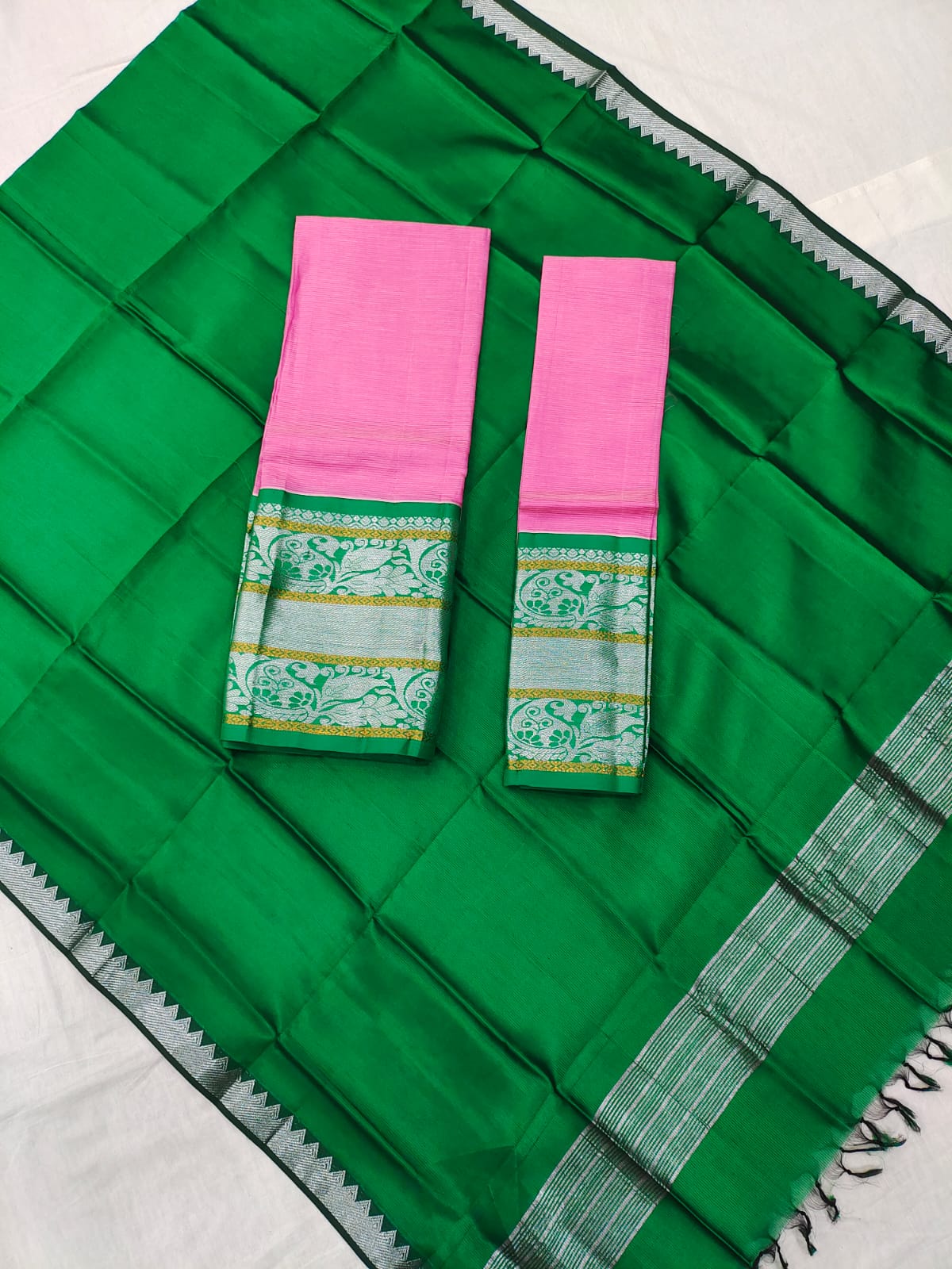 Mangalgiri exclusive pattu kanchi border plain lehenga sets