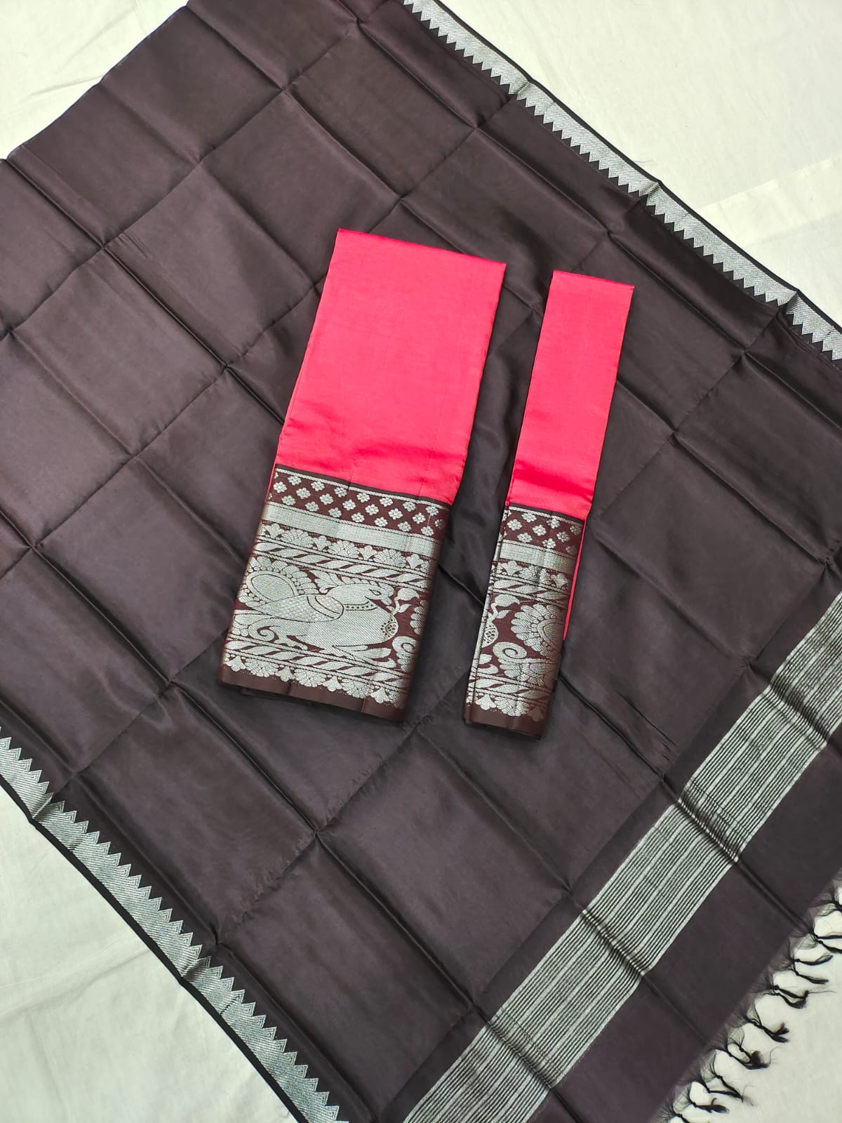 Mangalgiri exclusive pattu kanchi border plain lehenga sets