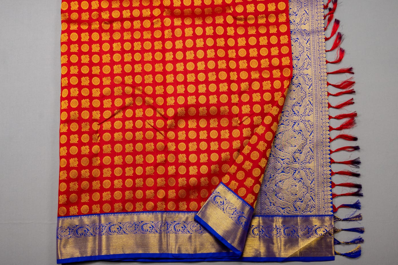 Pure silk handloom kanchipuram saree in red with royal blue saree