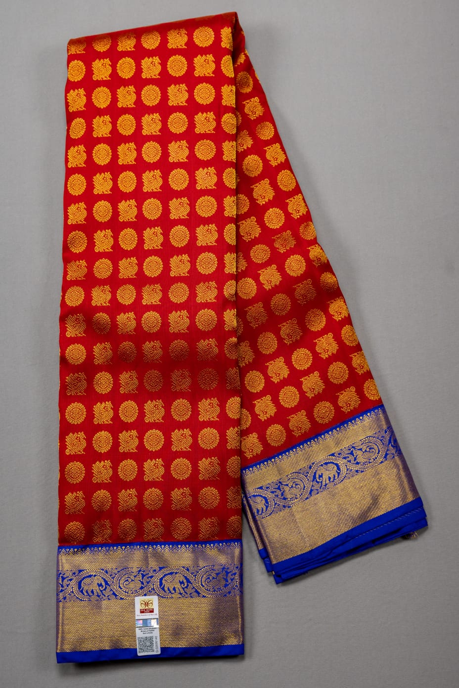 Pure silk handloom kanchipuram saree in red with royal blue saree