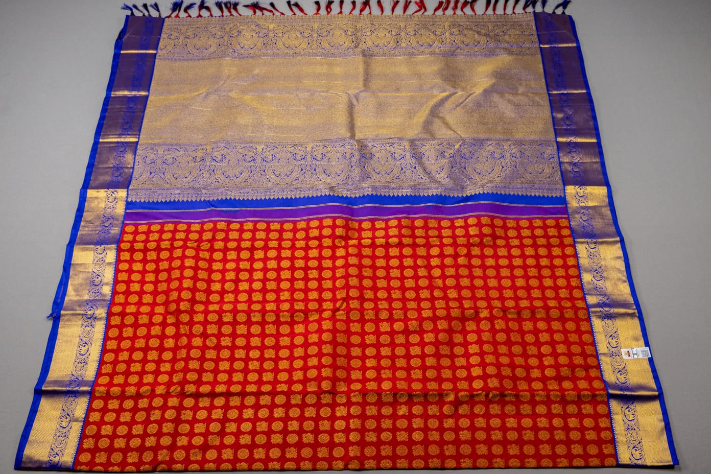 Pure silk handloom kanchipuram saree in red with royal blue saree