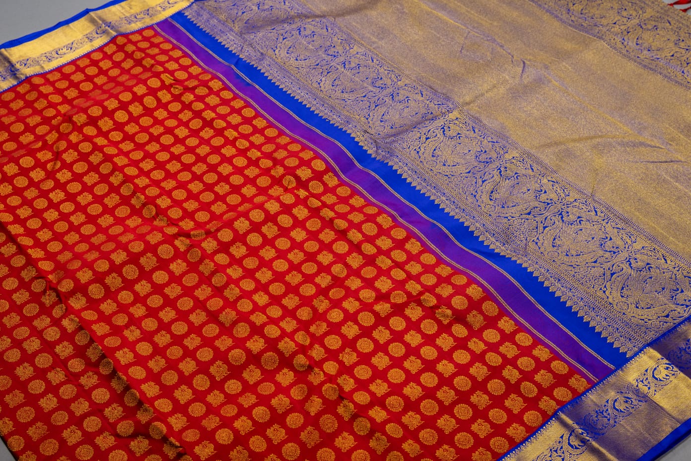 Pure silk handloom kanchipuram saree in red with royal blue saree