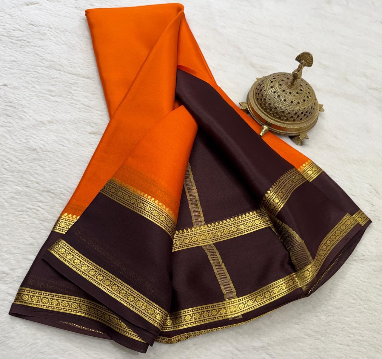 Graceful Pure Mysore Silk Saree with Small Mango Border
