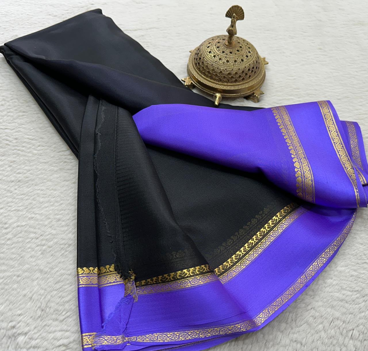 Graceful Pure Mysore Silk Saree with Small Mango Border