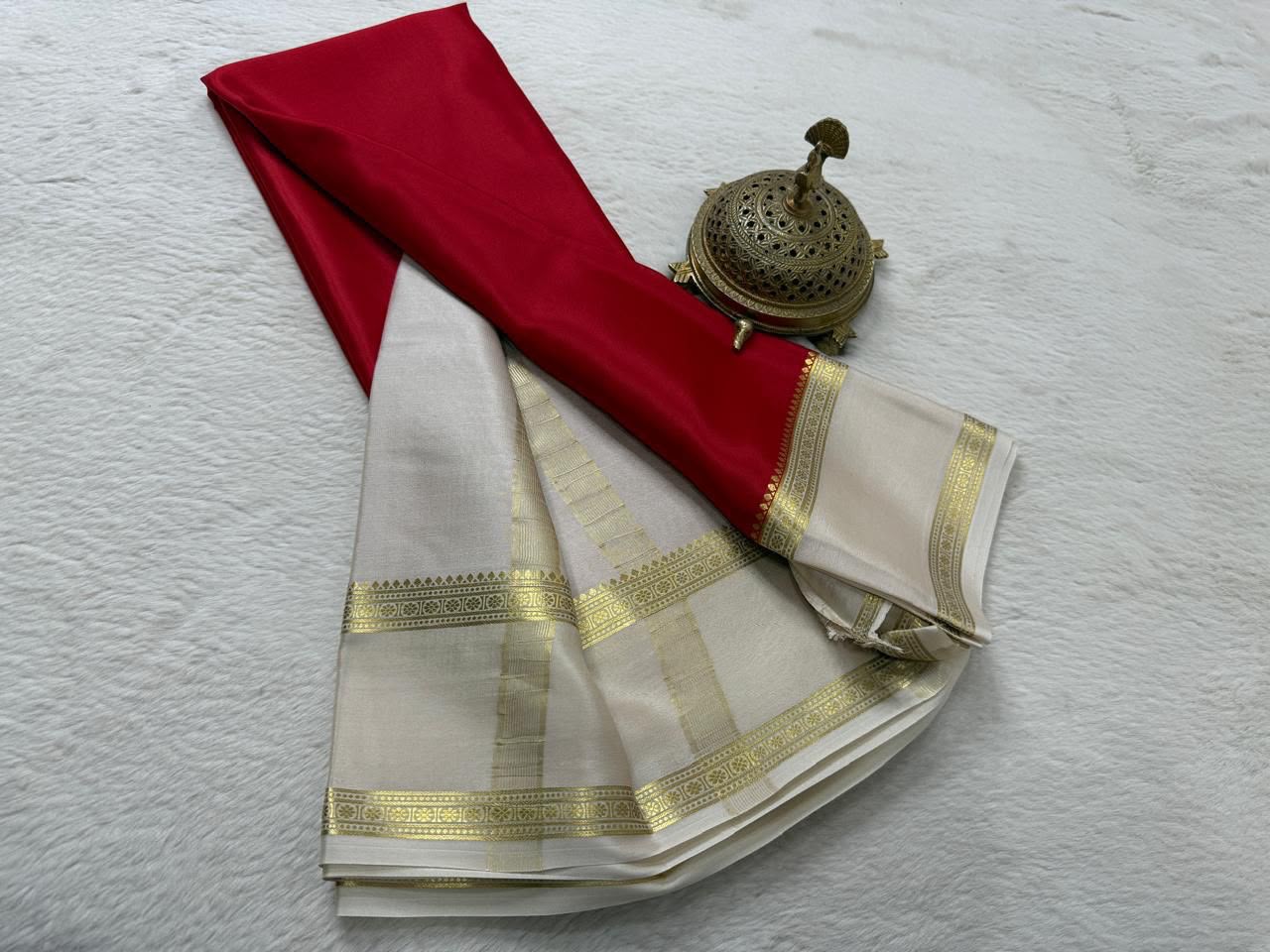Graceful Pure Mysore Silk Saree with Small Mango Border