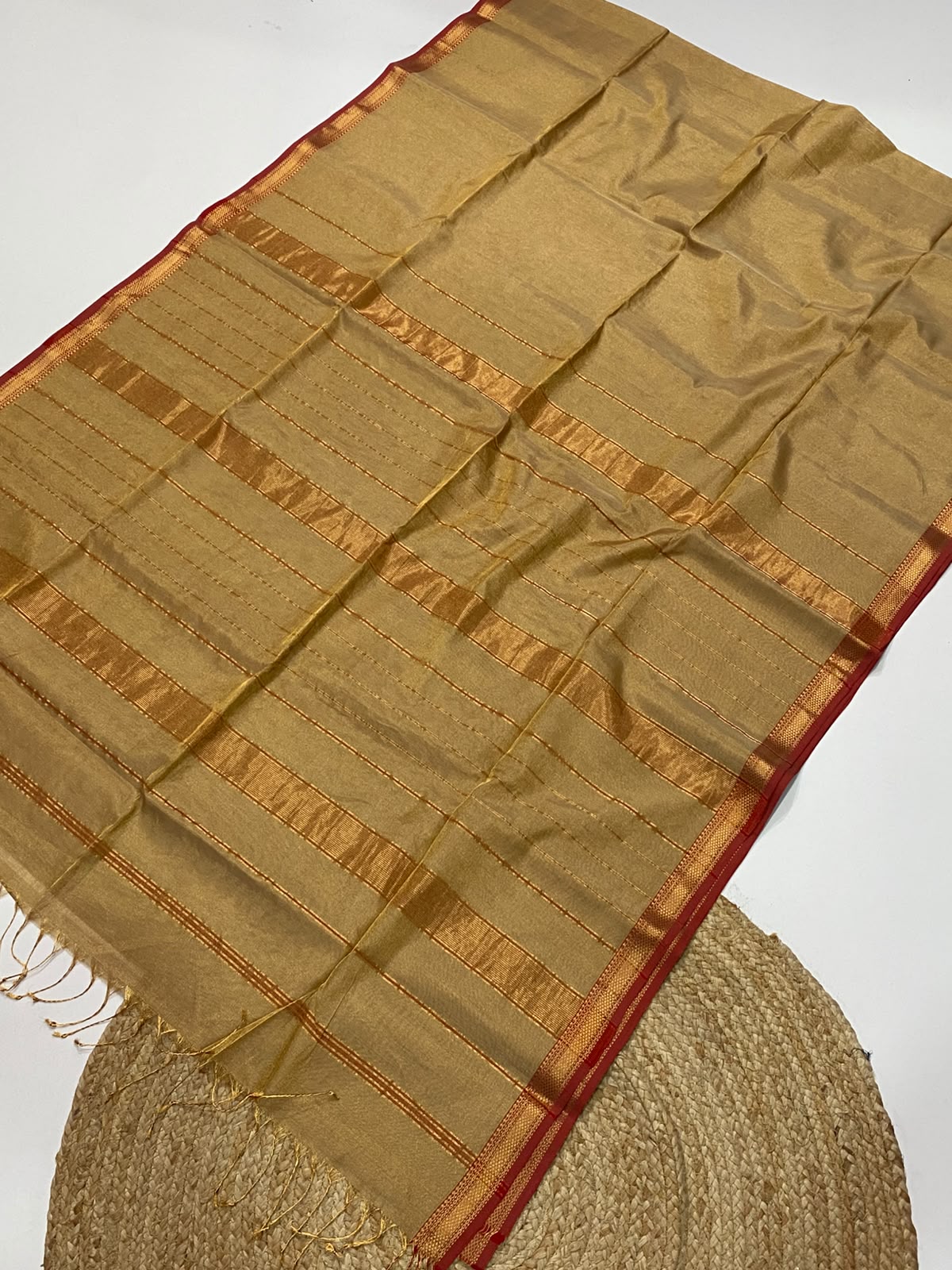 Maheshwari handloom zari chattai border saree