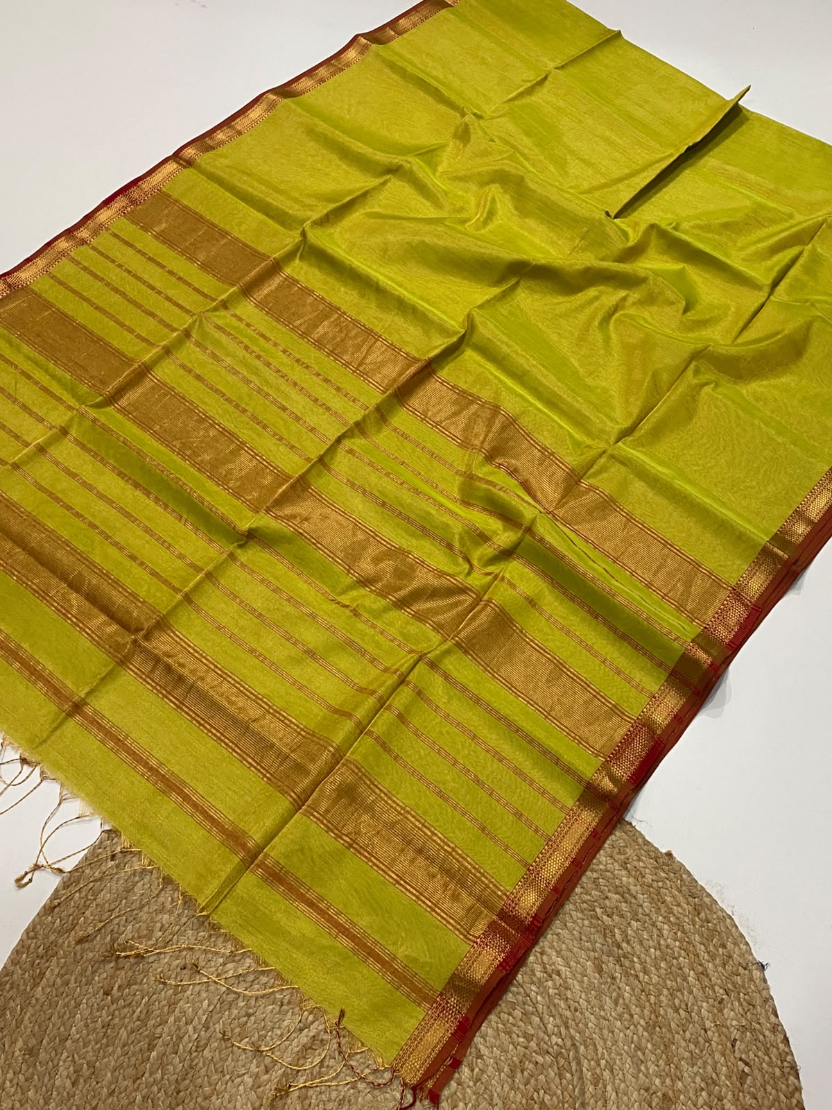 Maheshwari handloom zari chattai border saree