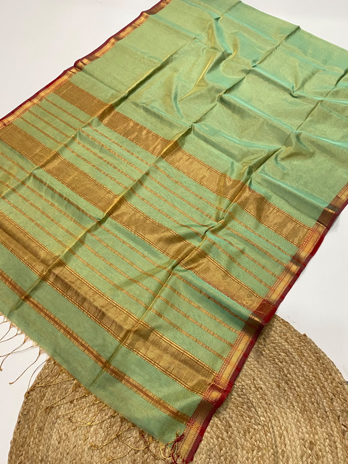 Maheshwari handloom zari chattai border saree