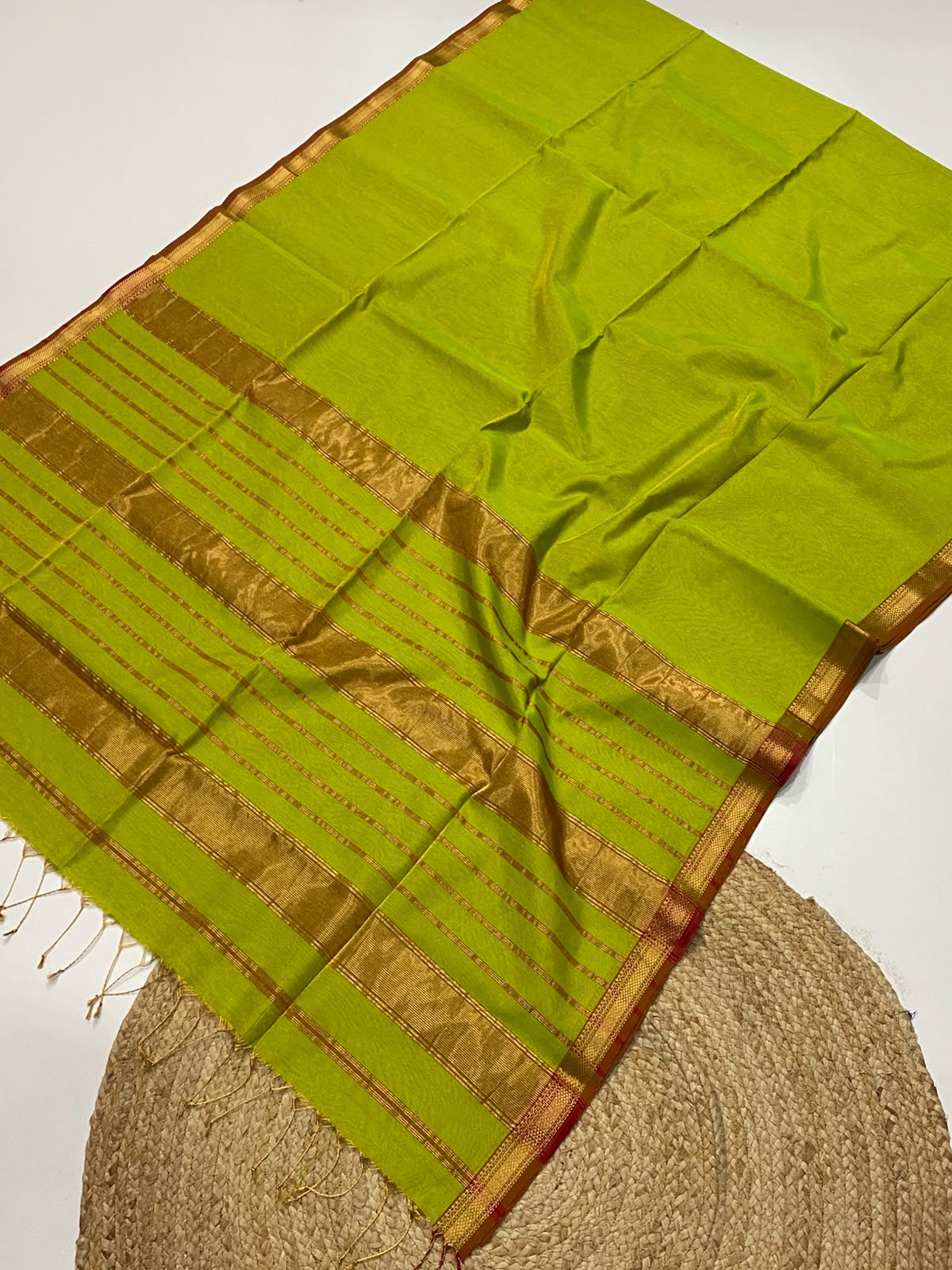 Maheshwari handloom zari chattai border saree