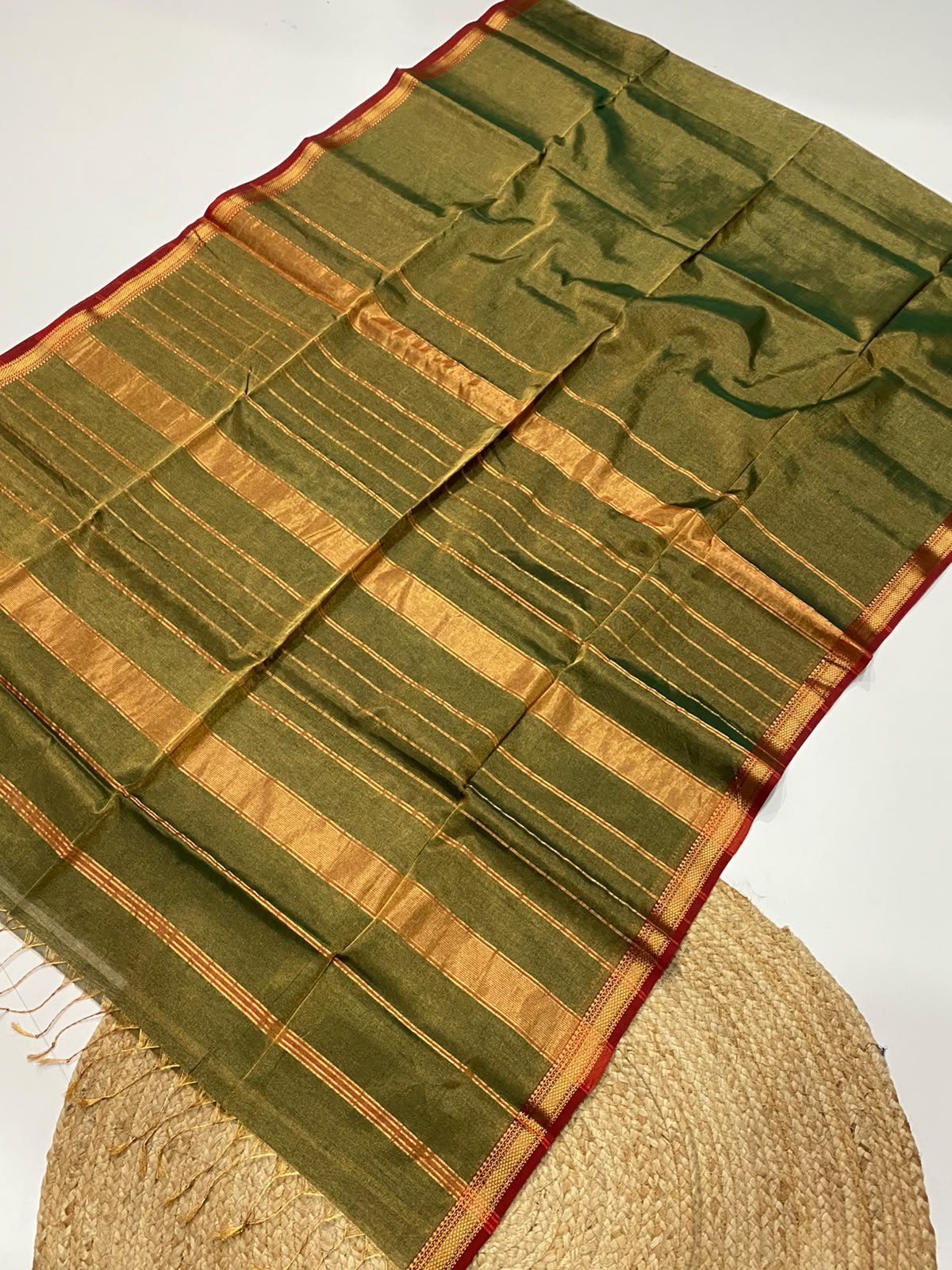 Maheshwari handloom zari chattai border saree
