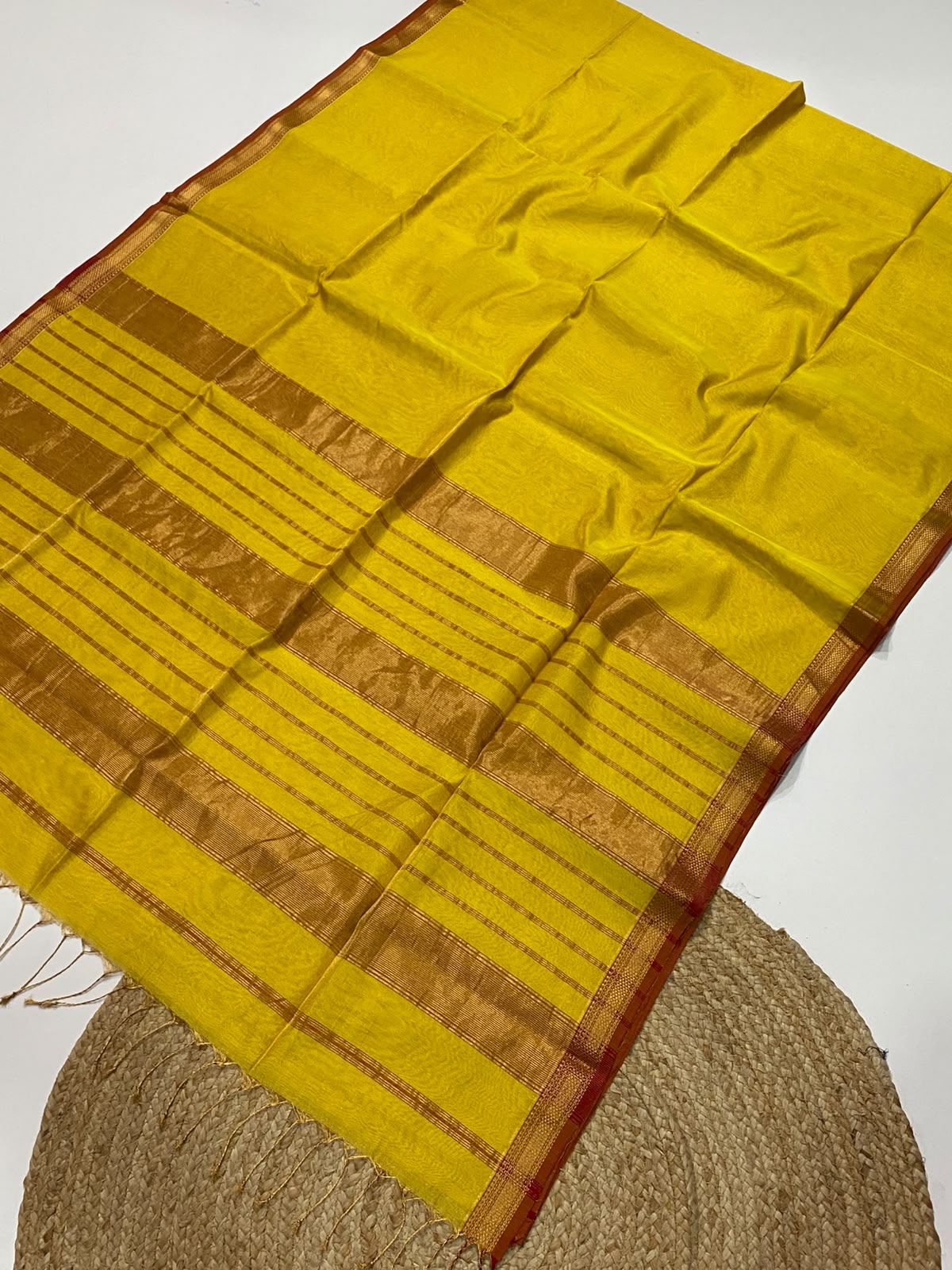 Maheshwari handloom zari chattai border saree