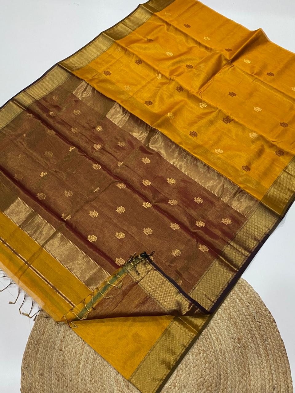 Maheshwari zari border buta saree