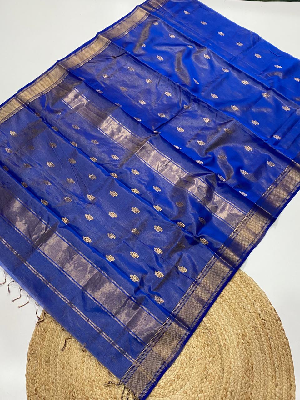Maheshwari zari border buta saree