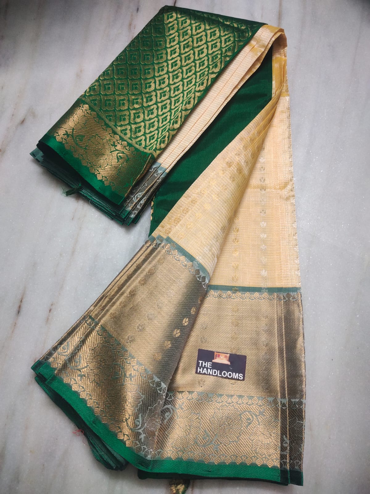 Mangalagiri pure kuppatam pattu kanchi border butta work saree