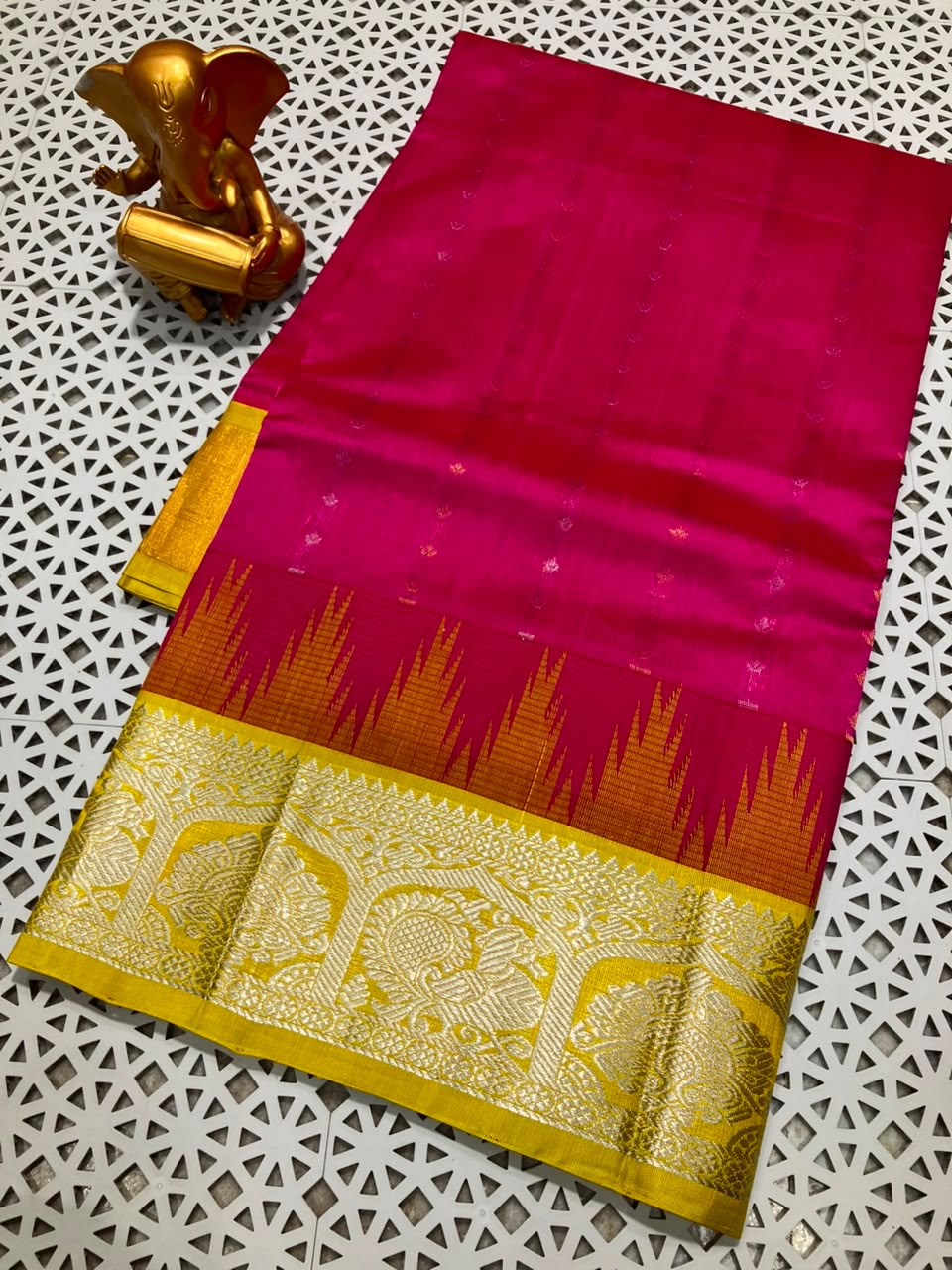 Mangalagiri kuppatam pattu kanchi border saree