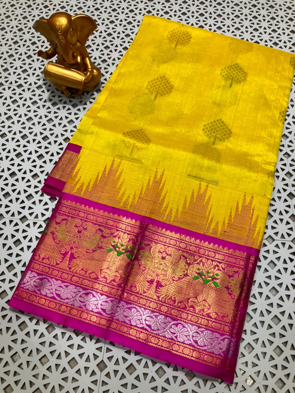 Mangalagiri kuppatam pattu kanchi border saree
