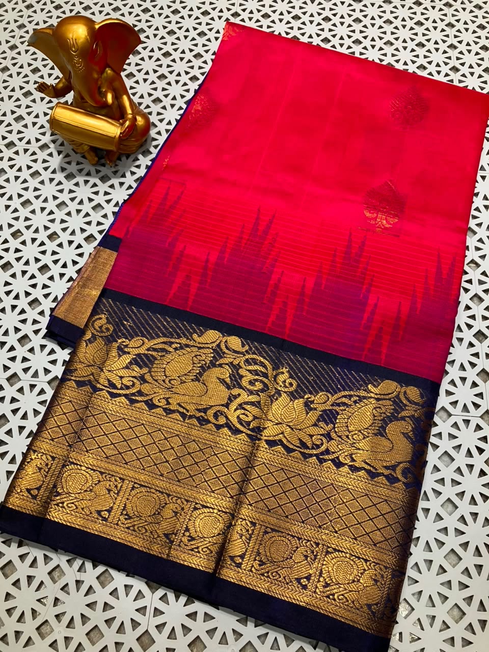 Mangalagiri kuppatam pattu kanchi border saree
