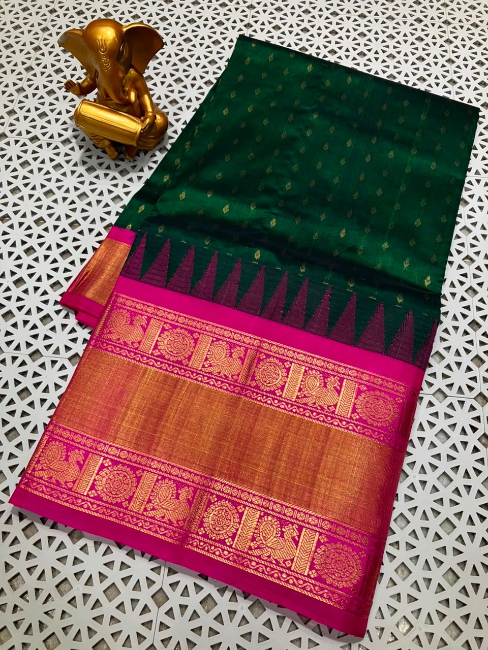 Mangalagiri kuppatam pattu kanchi border saree