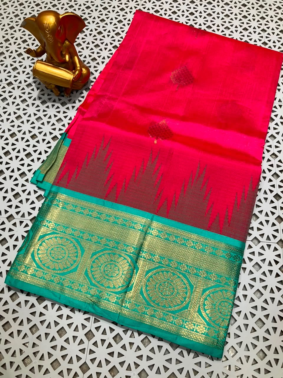 Mangalagiri kuppatam pattu kanchi border saree