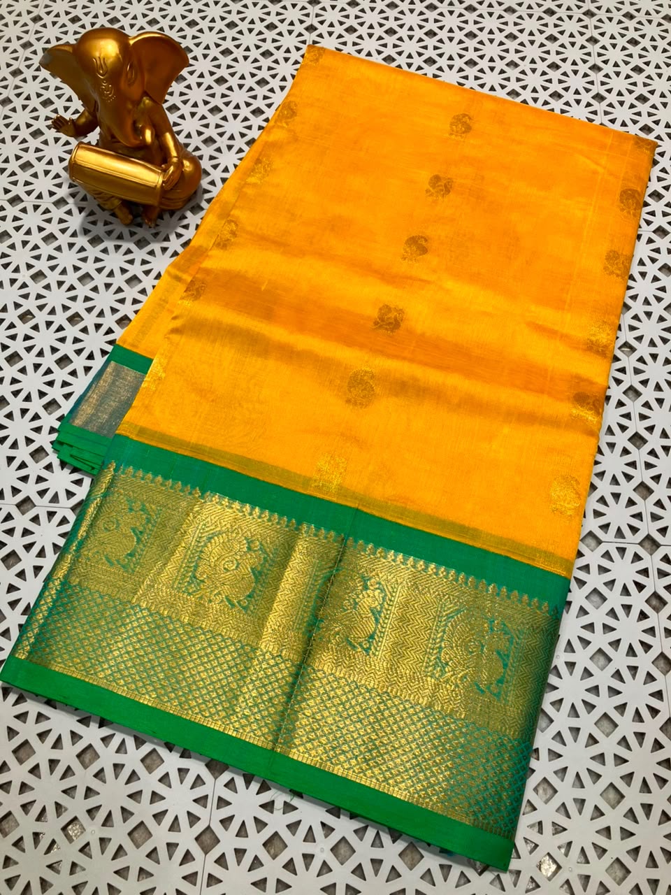 Mangalagiri kuppatam pattu kanchi border saree