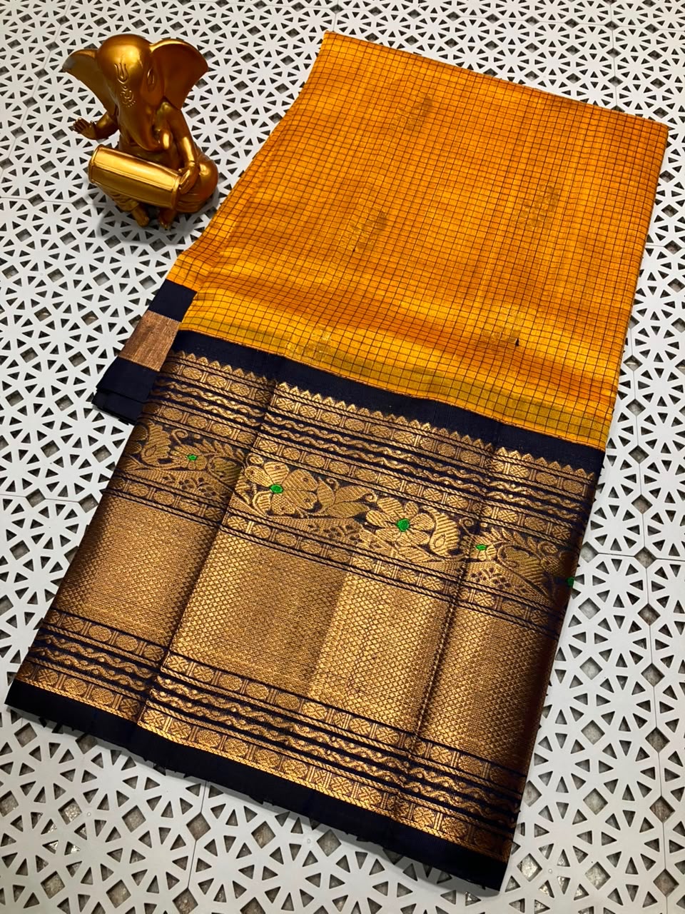 Mangalagiri kuppatam pattu kanchi border saree