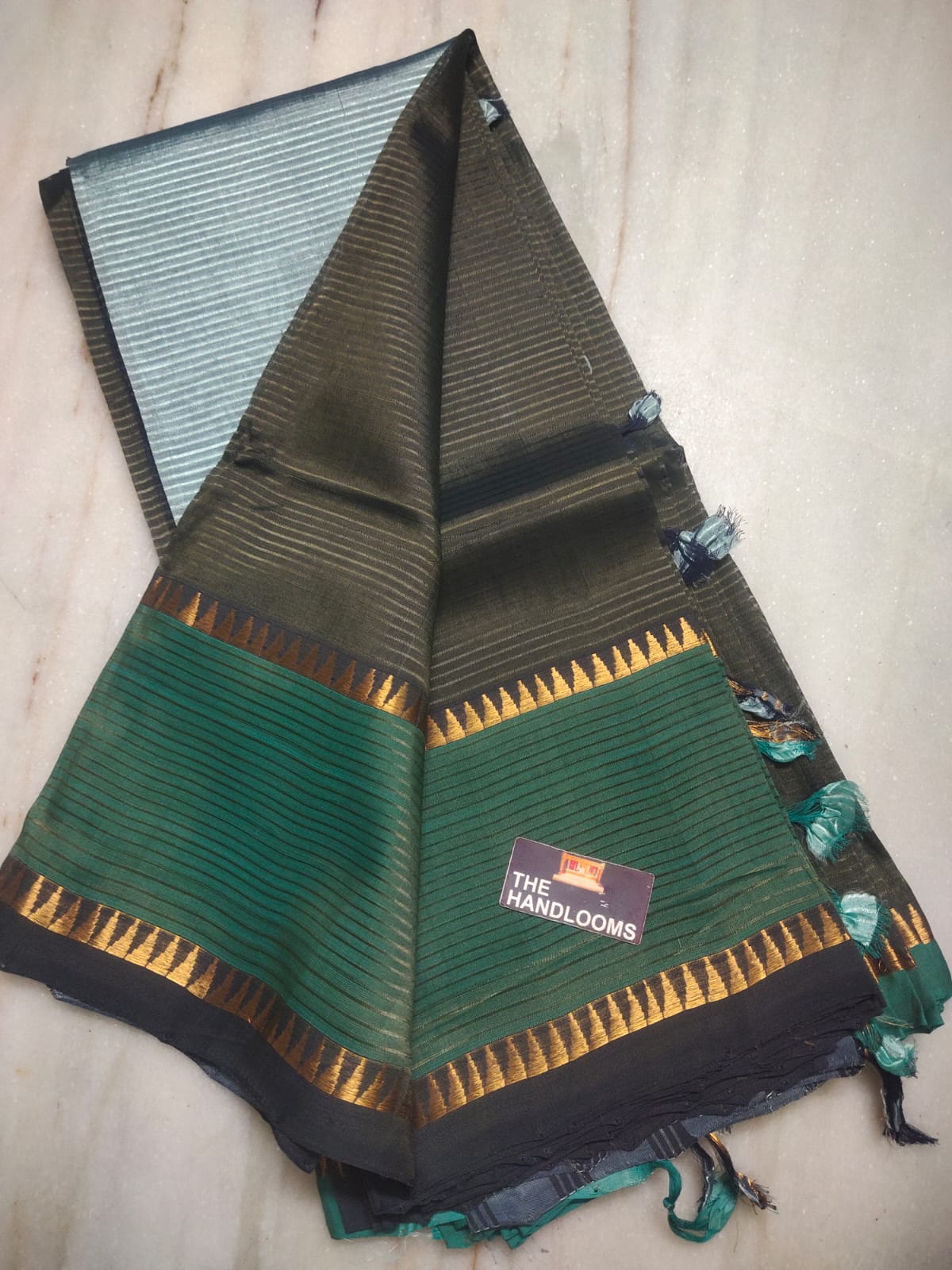 Mangalagiri pattu plain check saree