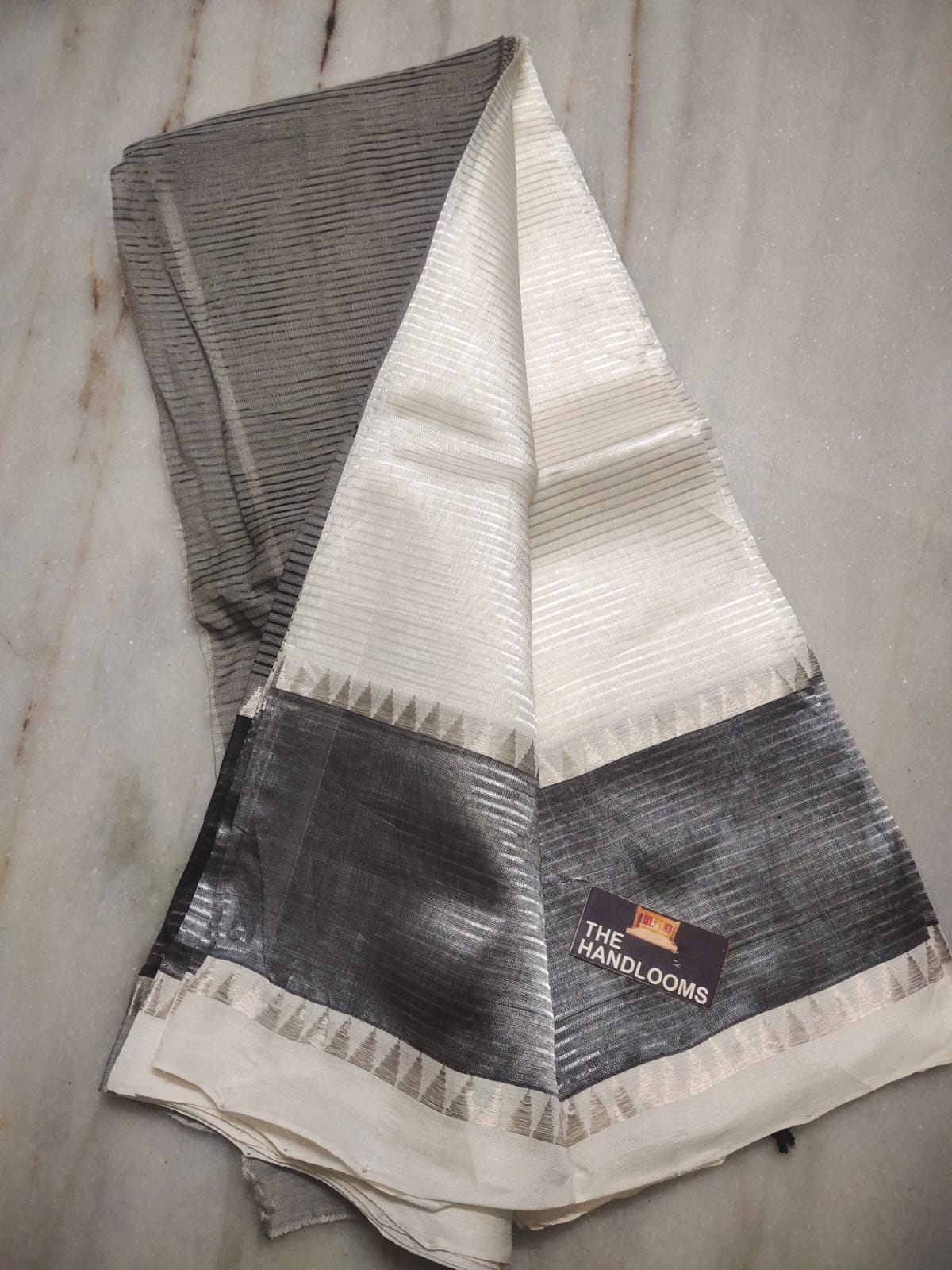 Mangalagiri pattu plain check saree