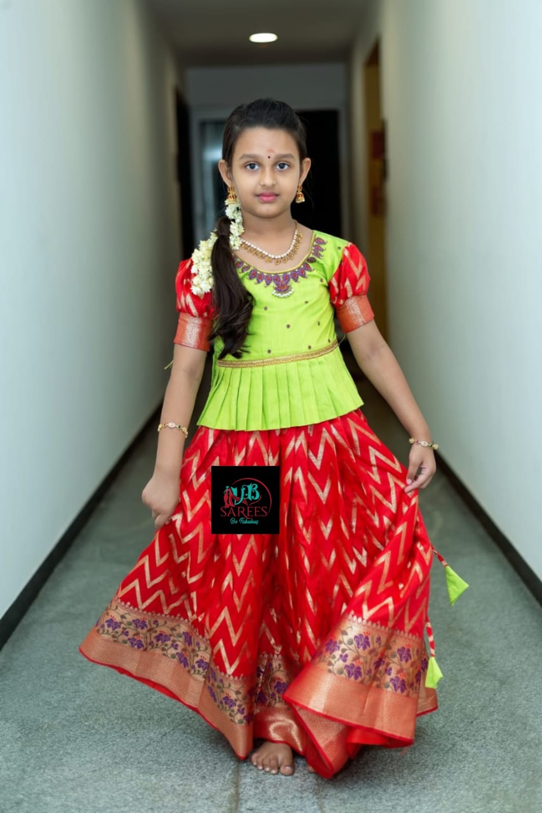 Red Color With Neon Green Color Paithani Banarasi Pbaavadai Sattai