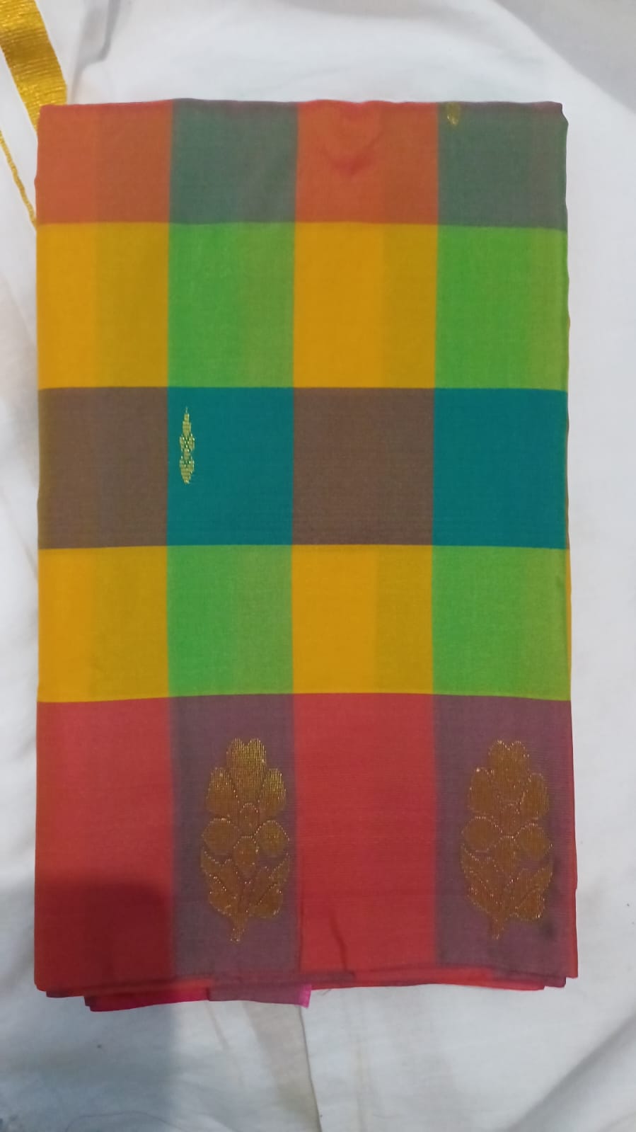 Arani kovai paalum pazhamum multi color checked pattu saree