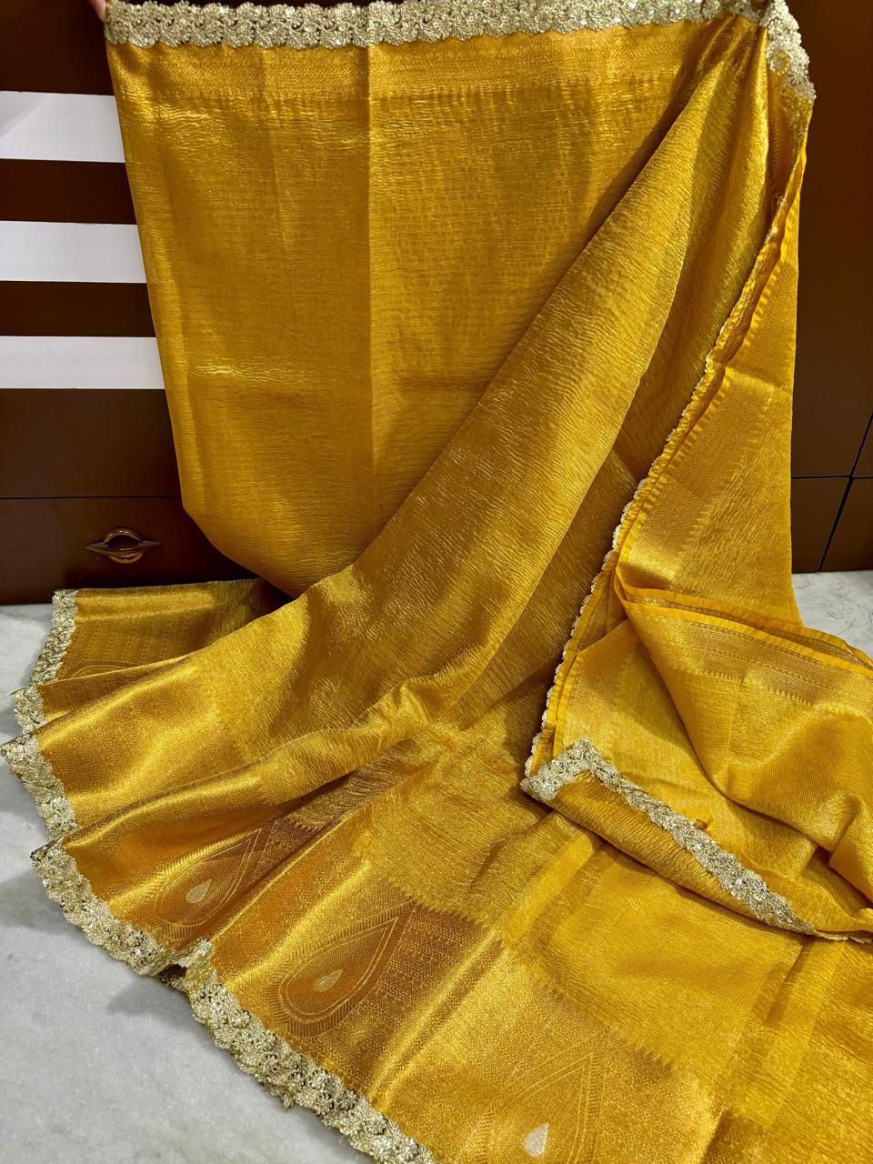 Banarasi dyable soft tissue crushed saree