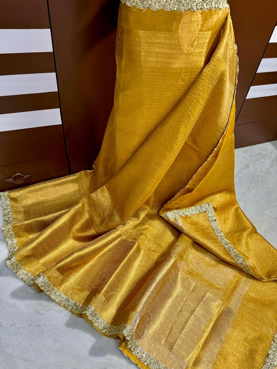 Banarasi dyable soft tissue crushed saree