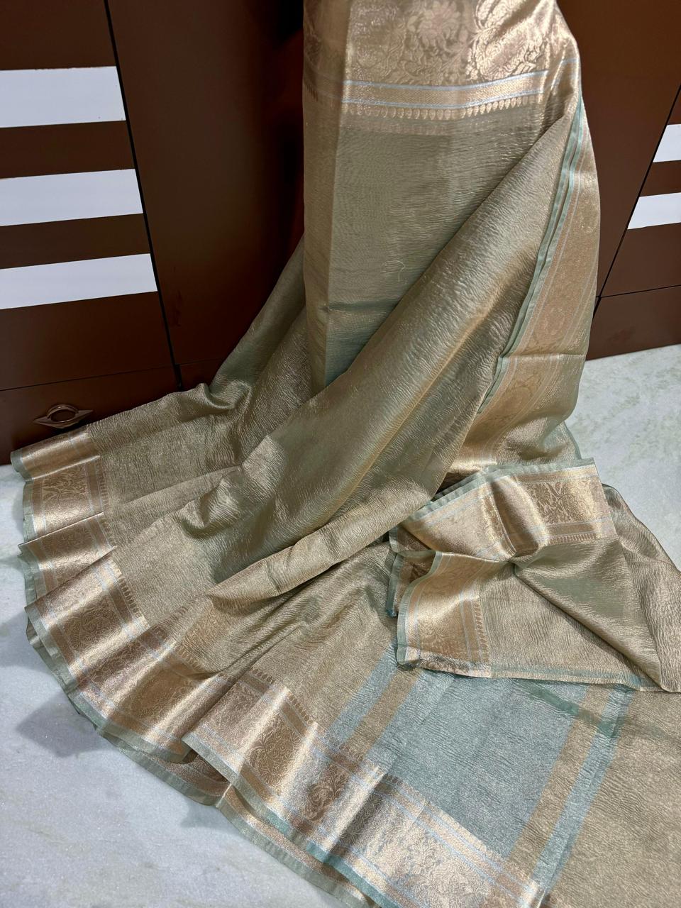 Banarasi dyeable soft tissue crused saree