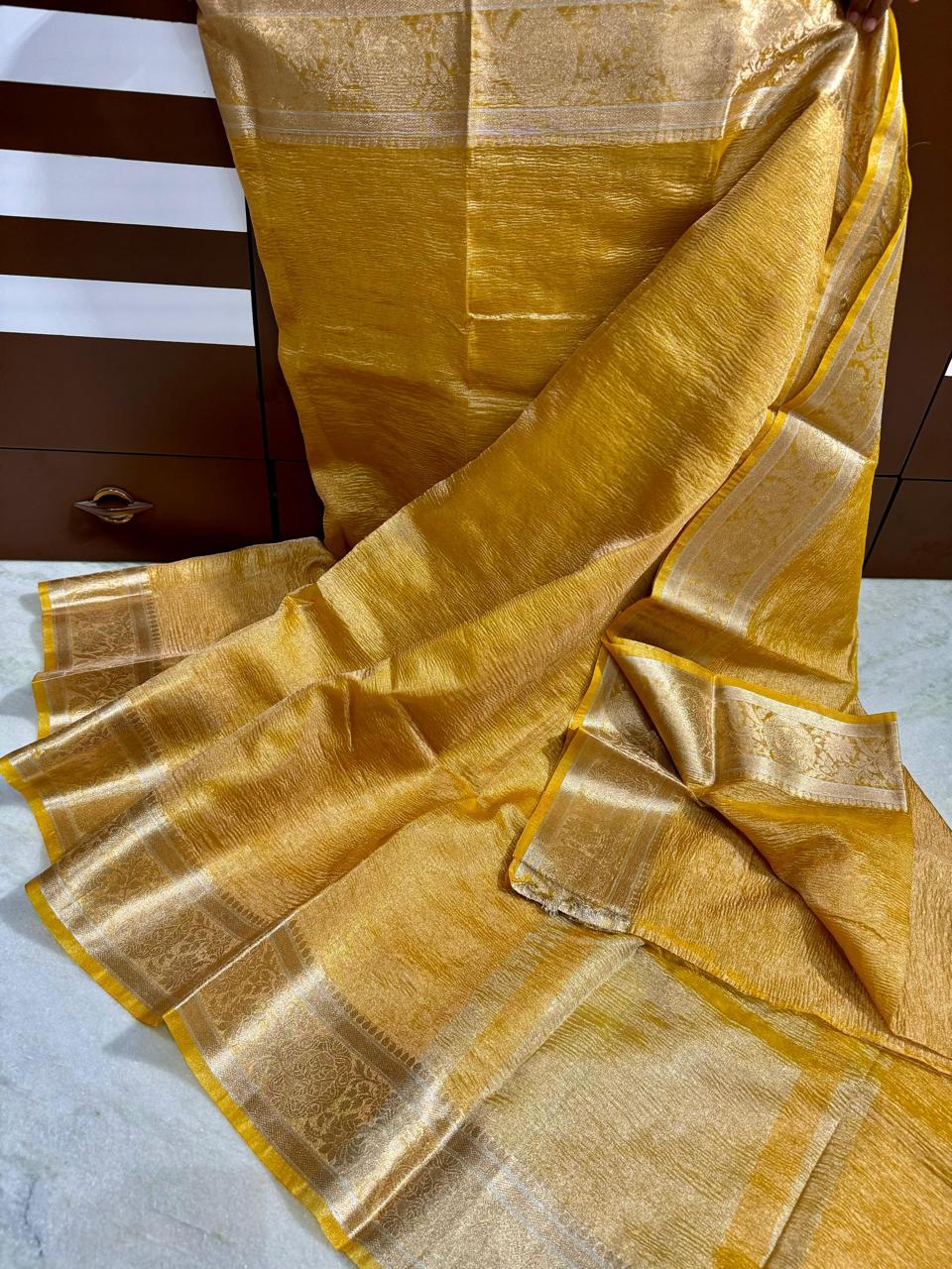 Banarasi dyeable soft tissue crused saree