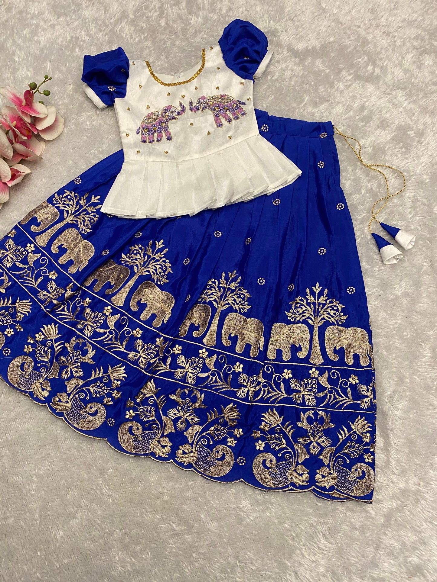 Chinon Silk Elephant Designed Paavadai Sattai