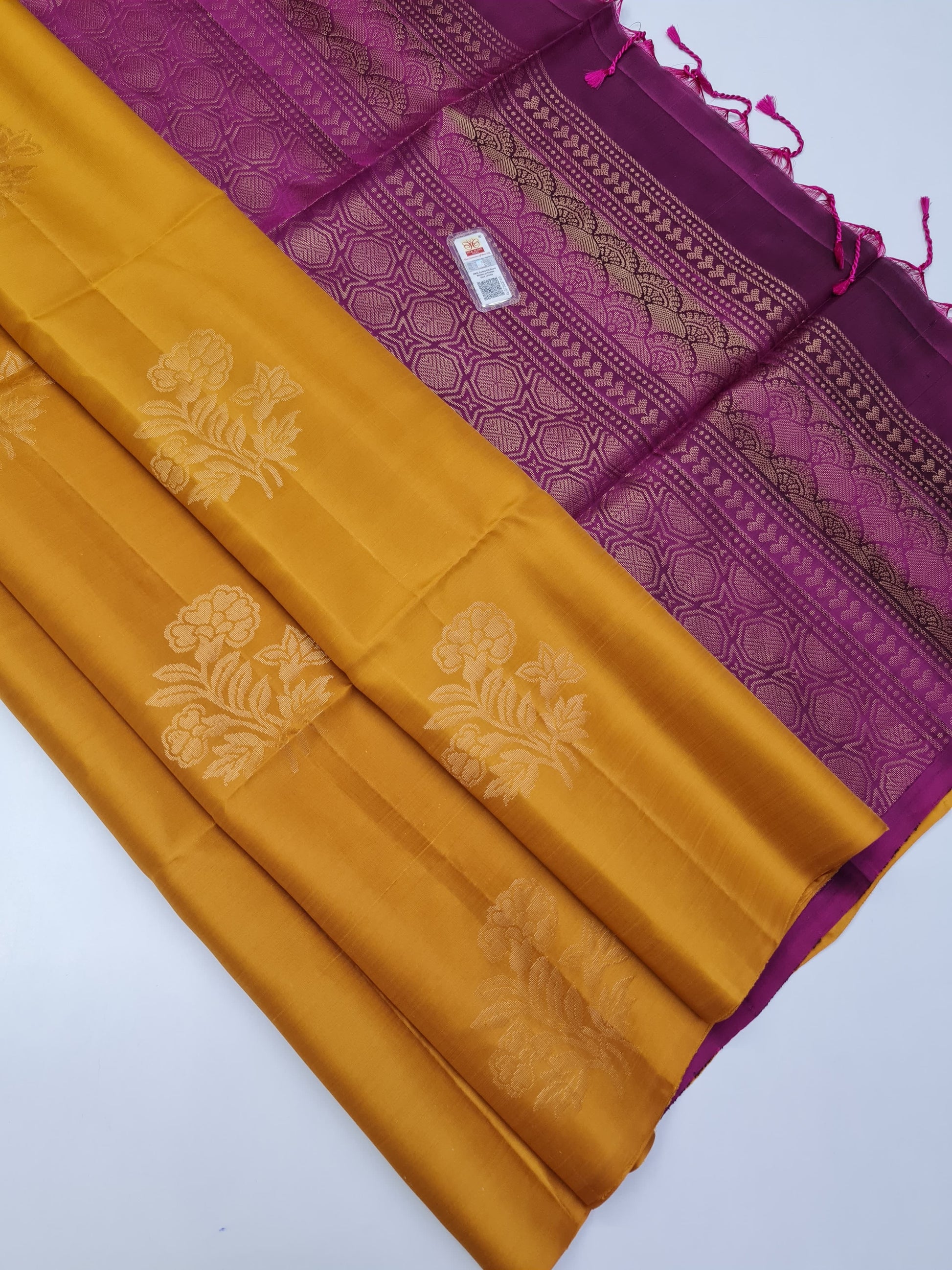 Kanchipuram Pure Borderless Soft Silk Saree