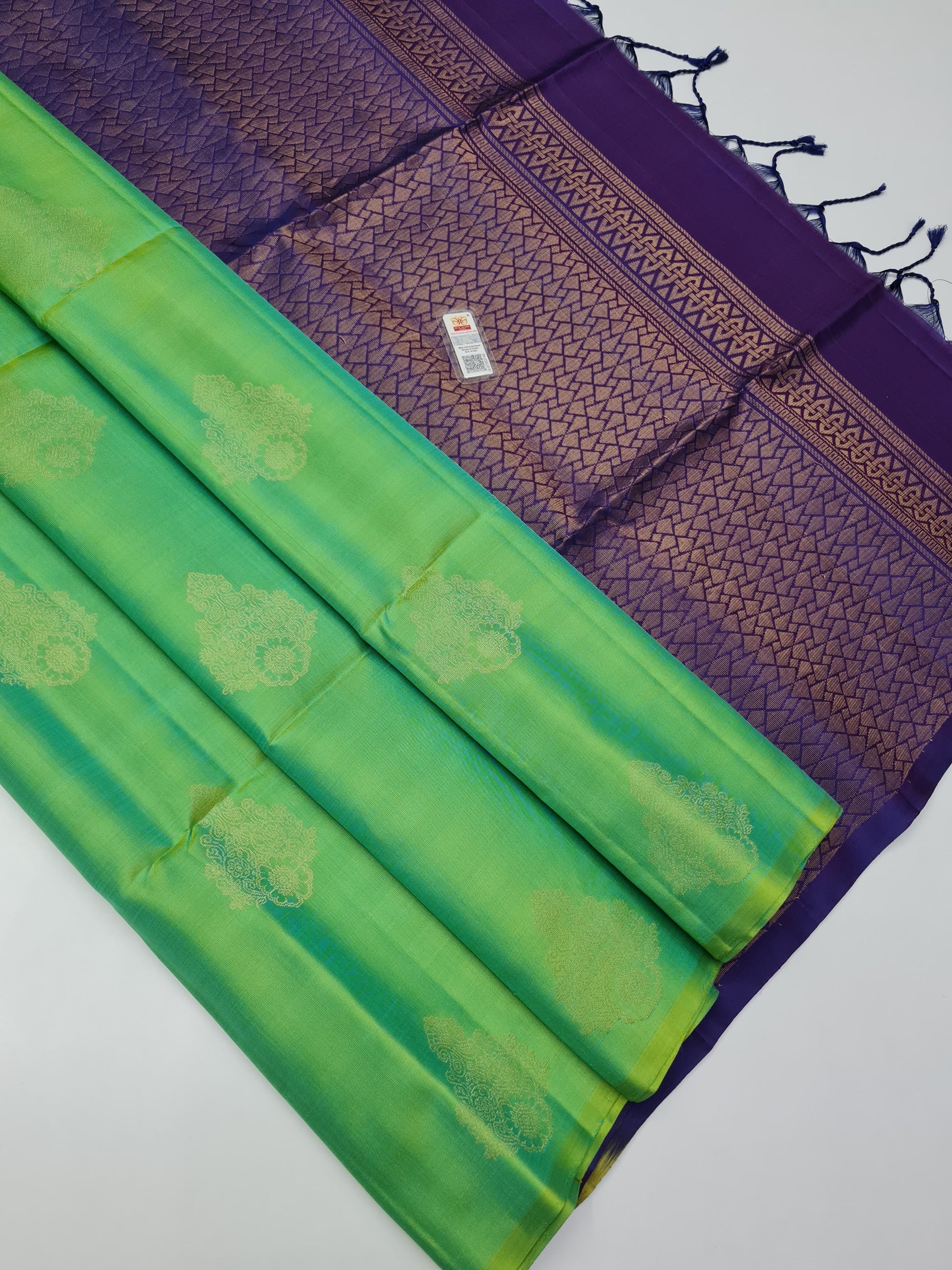 Kanchipuram Pure Borderless Soft Silk Saree