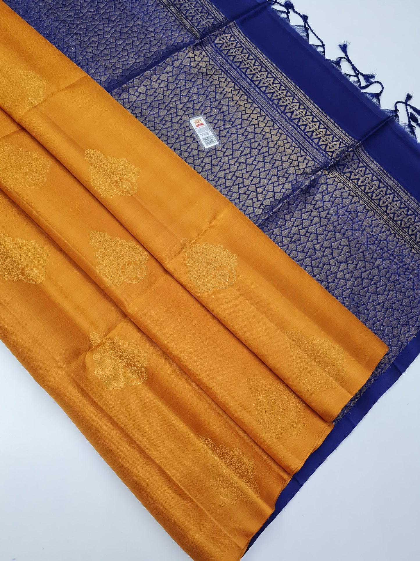 Kanchipuram Pure Borderless Soft Silk Saree