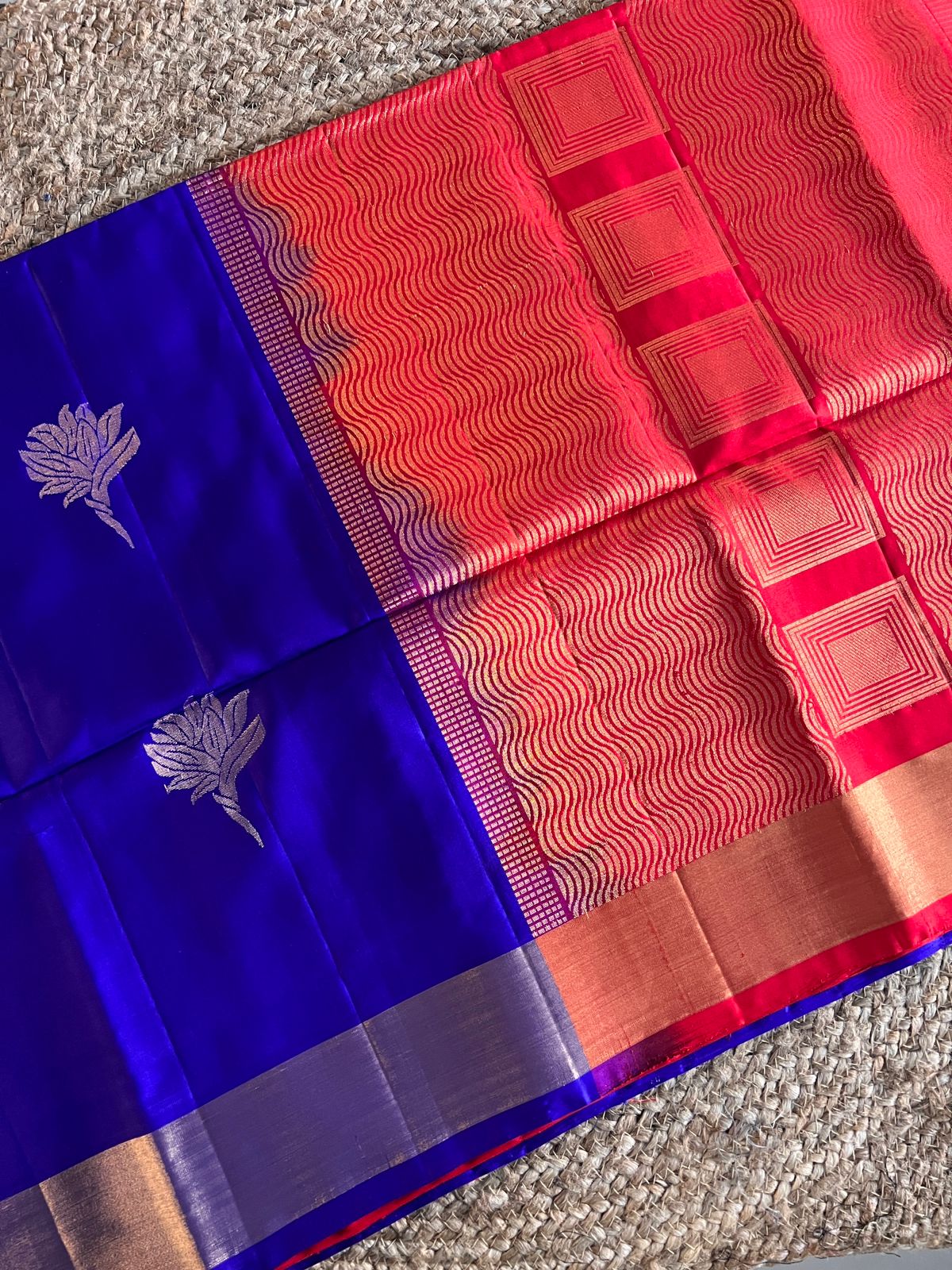Stylish sarees, Elegant saree, Silk sarees