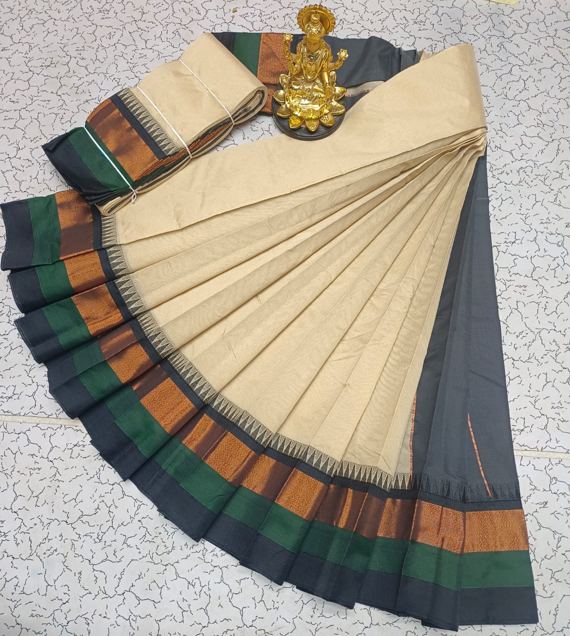 Silk Cotton Plain Saree