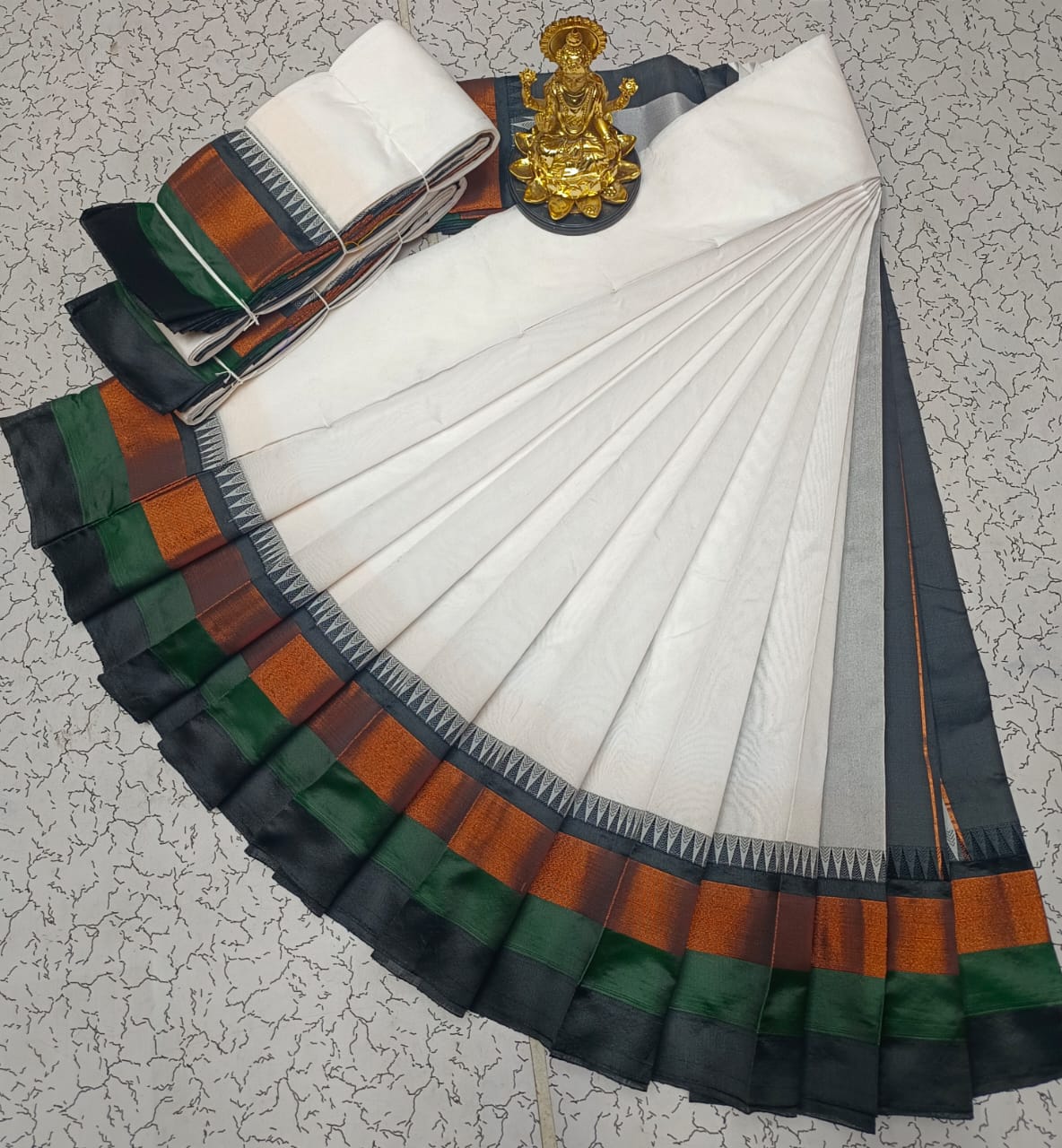 Silk Cotton Plain Saree