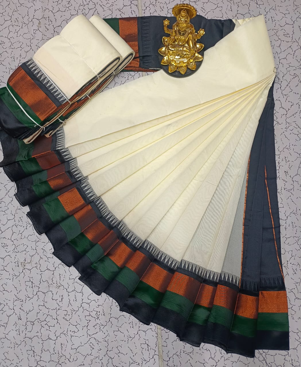 Silk Cotton Plain Saree