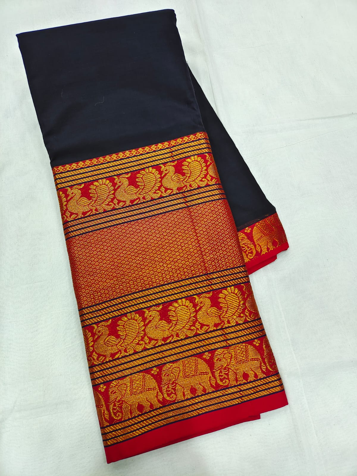 Abraham & Thakore 82MGS 03B Handwoven Mangalagiri Cotton Saree (FS) in  Kozhikode at best price by Shimna Textile - Justdial