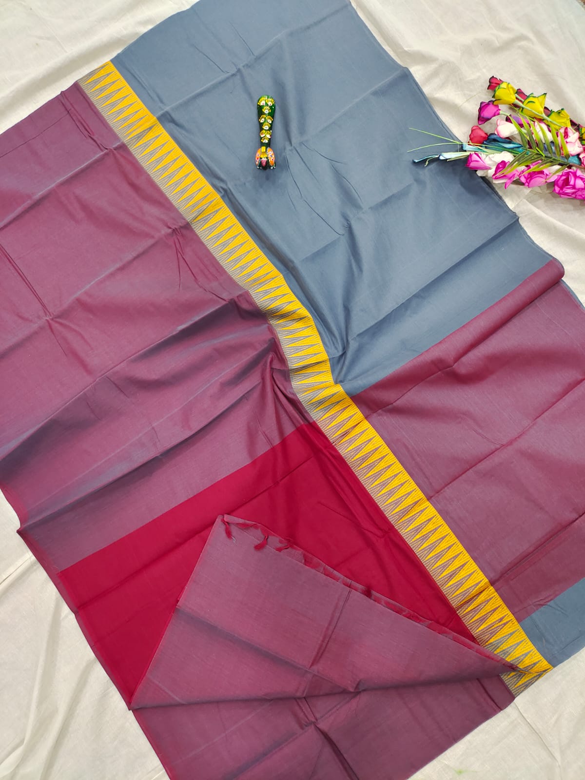 Mangalagiri cotton two colours middle temple thread border plain saree