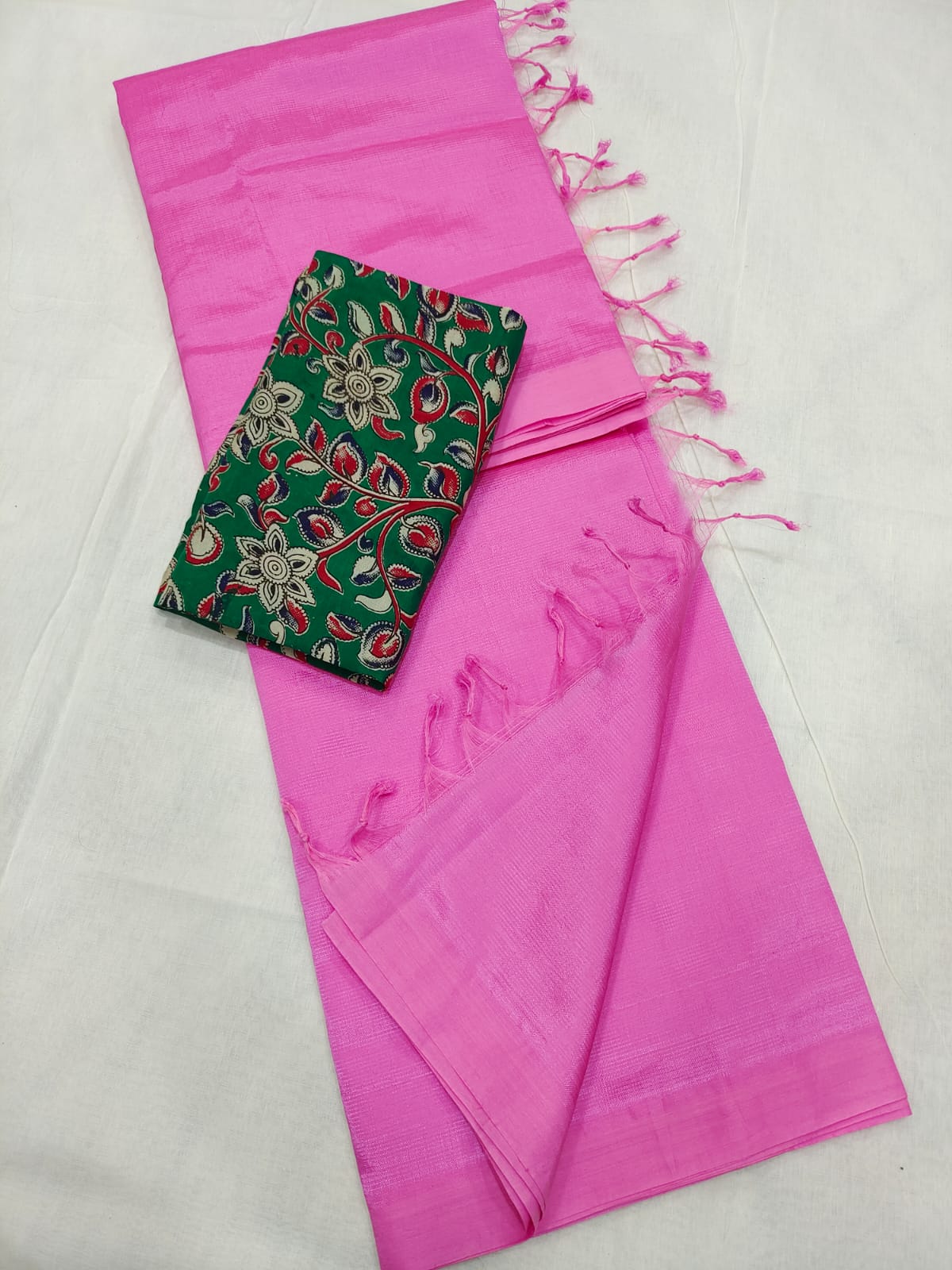 Plain Saree | Lady India | Brocade Blouse with Plain Saree | Plain Saree  with Printed Blouse | Plain Saree with Border and Designer Blouse | Plain  Saree with Borders | Plain