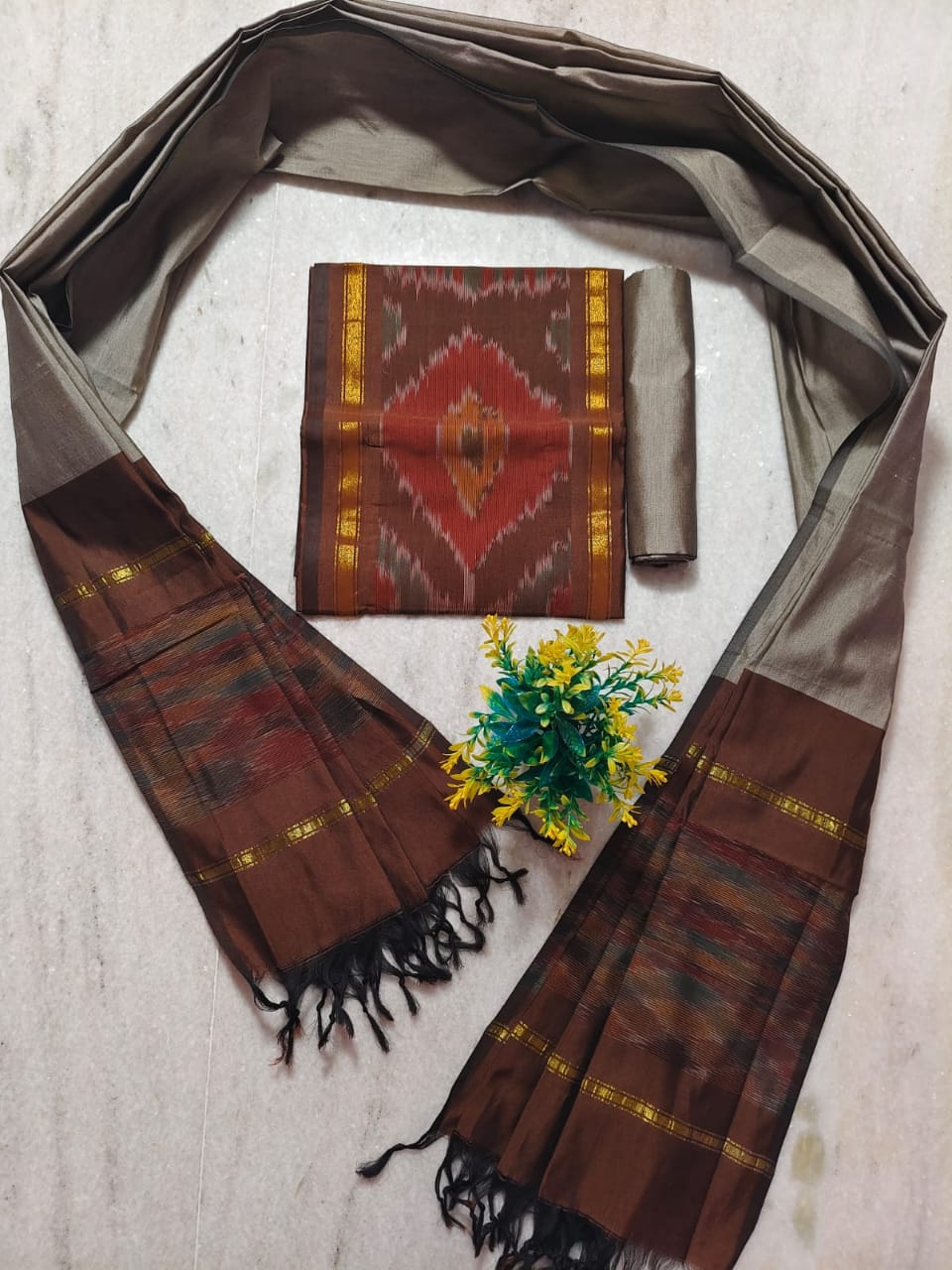 Mangalagiri pattu pochampalli border dress material set