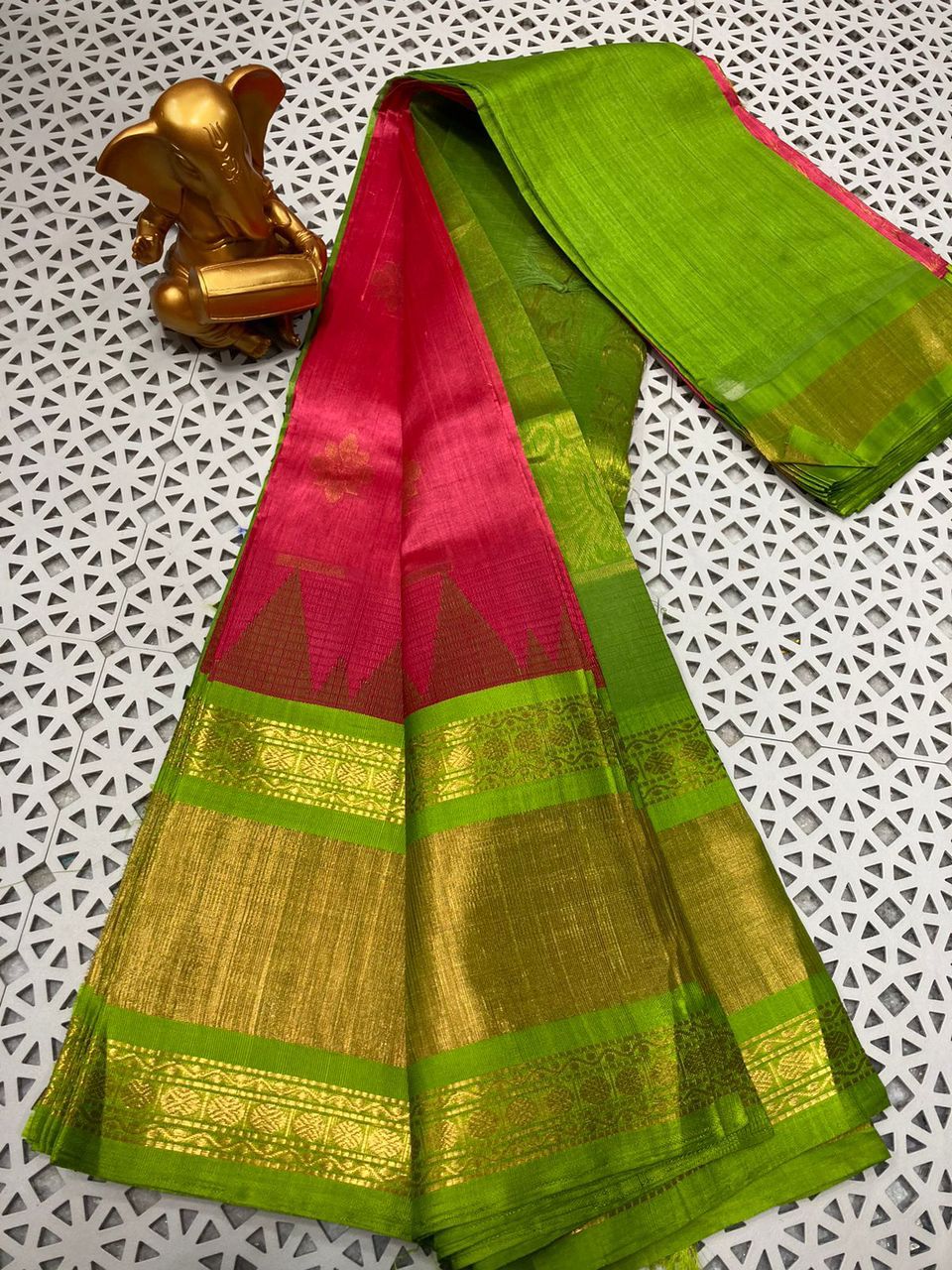 Buy Naveen Handloom Kanchi Kuppadam pattu Sarees with Blouse Online at Best  Prices in India - JioMart.