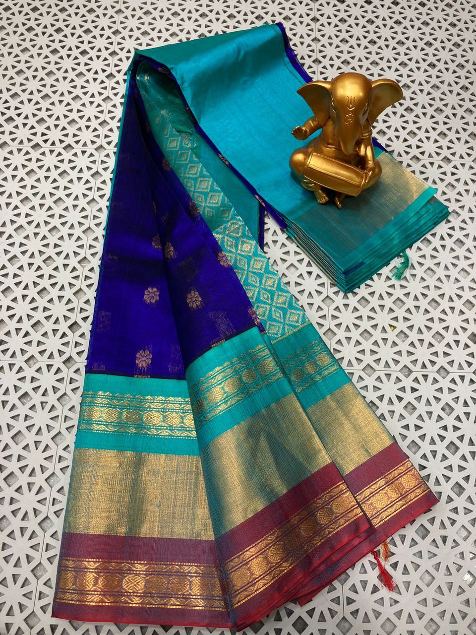 Grey Color light weight kanchi Pattu Saree SUR-12 to  Hyderabad,Chennai,Banglore,India